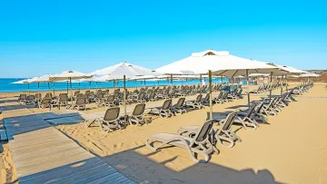 JACARANDA LUXURY RESORT Pools & Beach
