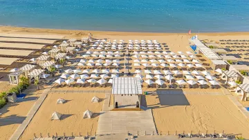 JACARANDA LUXURY RESORT Pools & Beach