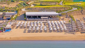 JACARANDA LUXURY RESORT Pools & Beach