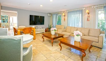 JOYA DEL MAR Lobby