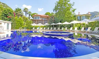 JOYA DEL MAR Pools & Beach