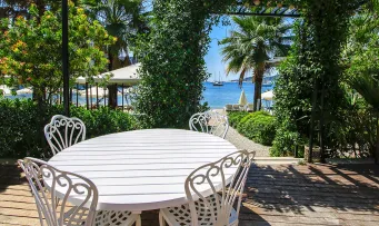 JOYA DEL MAR Restaurants