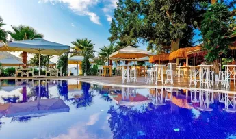 JOYA DEL MAR Pools & Beach