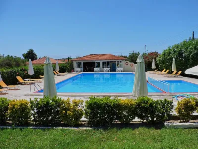 JULIA HOTEL Pools & Beach