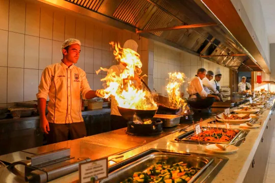 JULIAN CLUB HOTEL Restaurants