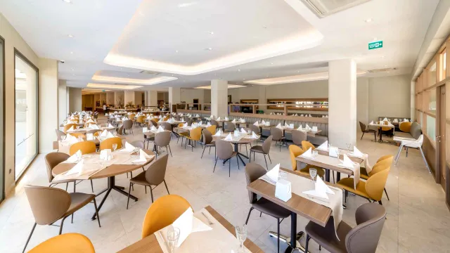 JULIAN CLUB HOTEL Restaurants
