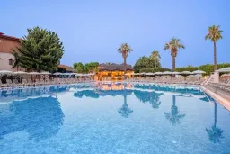 JUSTINIANO CLUB ALANYA Pools & Beach