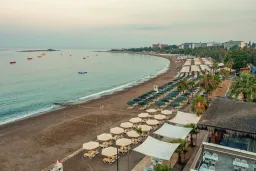 JUSTINIANO CLUB ALANYA Pools & Beach