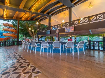 JUSTINIANO CLUB ALANYA Bars