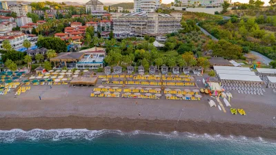 JUSTINIANO DELUXE RESORT Pools & Beach