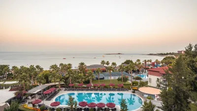 JUSTINIANO DELUXE RESORT Pools & Beach