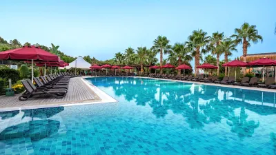 JUSTINIANO DELUXE RESORT Pools & Beach