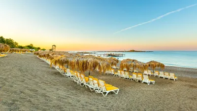 JUSTINIANO PARK CONTI Pools & Beach