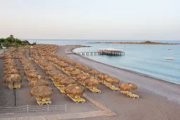 JUSTINIANO PARK CONTI Pools & Beach
