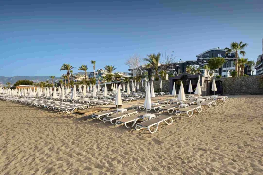 KAILA BEACH HOTEL Pools & Beach