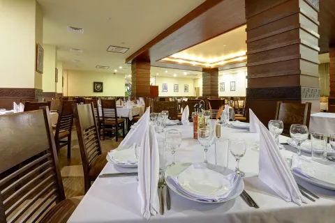 KALINA PALACE HOTEL Restaurants