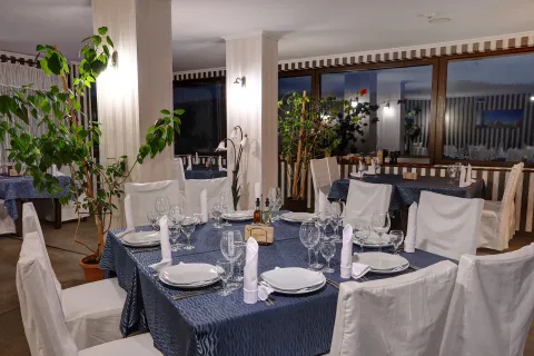 KALINA PALACE HOTEL Restaurants