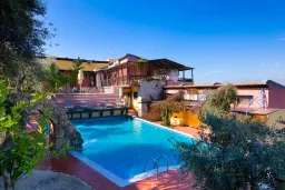 KALLISTI APART HOTEL Pools & Beach