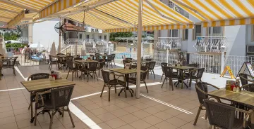 KARBEL BEACH HOTEL Restaurants