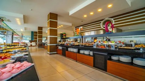 KARYA FAMILY RESORT Restaurants