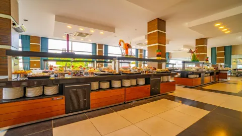 KARYA FAMILY RESORT Restaurants