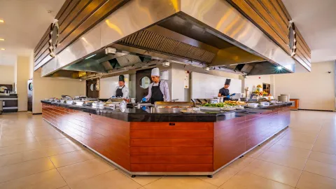 KARYA FAMILY RESORT Restaurants