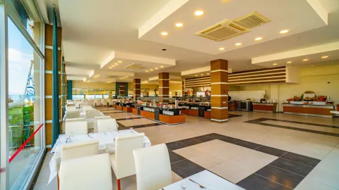 KARYA FAMILY RESORT Restaurants