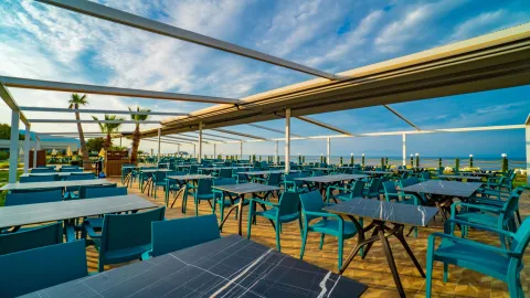 KARYA FAMILY RESORT Bars