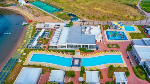 KARYA FAMILY RESORT Pools & Beach