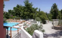 KASSANDRA BAY VILLAGE Pools & Beach