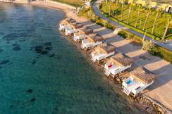 KEFALUKA RESORT Pools & Beach