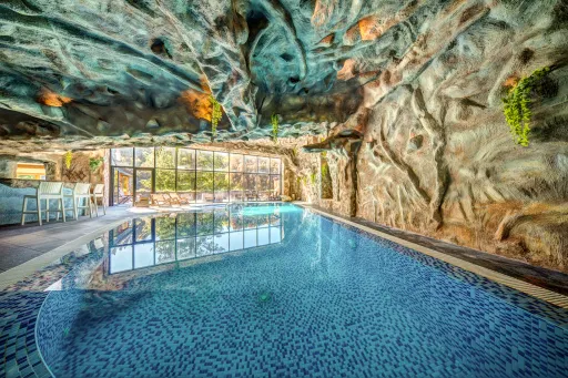 KIPARIS HOTEL - SPA Pools & Beach