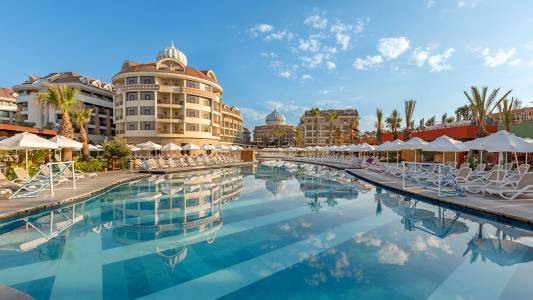KIRMAN BELAZUR RESORT-SPA Pools & Beach