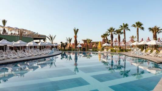 KIRMAN BELAZUR RESORT-SPA Pools & Beach