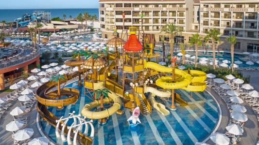 KIRMAN BELAZUR RESORT-SPA Pools & Beach