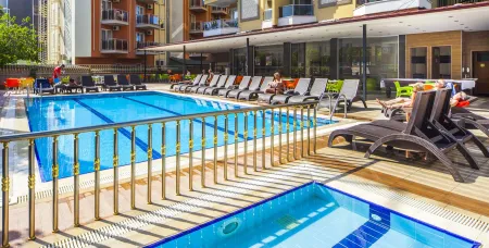 KLEOPATRA ADA BEACH HOTEL Pools & Beach