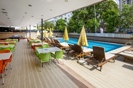 KLEOPATRA ADA BEACH HOTEL Pools & Beach