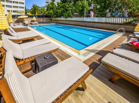 KLEOPATRA ADA BEACH HOTEL Pools & Beach