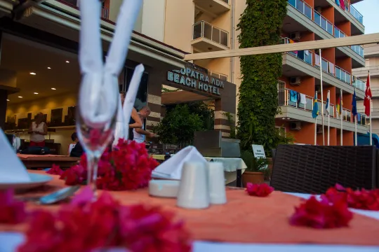KLEOPATRA ADA BEACH HOTEL Restaurants