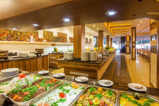 KLEOPATRA ADA BEACH HOTEL Restaurants