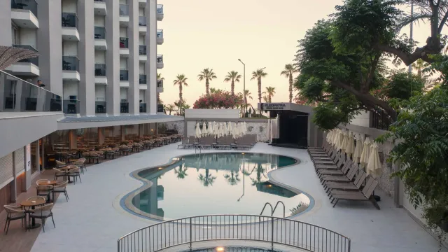 KLEOPATRA DREAMS BEACH Pools & Beach