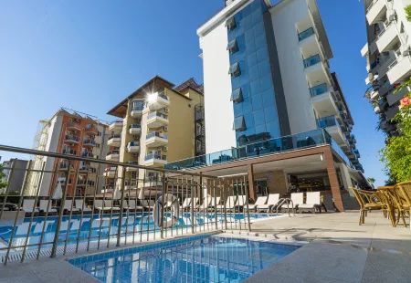 KLEOPATRA LIFE Pools & Beach