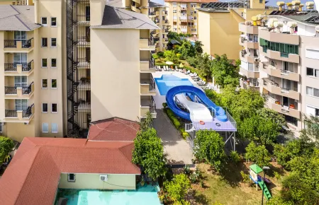 KLEOPATRA ROYAL PALM Pools & Beach