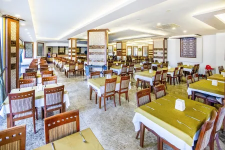 KLEOPATRA ROYAL PALM Restaurants