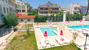 KOCER CLUB APARTMENTS Pools & Beach