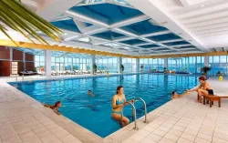KOLIN HOTEL Pools & Beach