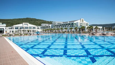 KORUMAR EPHESUS BEACH AND SPA RESORT Pools & Beach