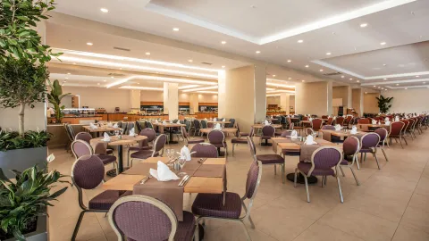 KORUMAR EPHESUS BEACH AND SPA RESORT Restaurants