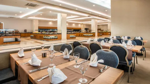 KORUMAR EPHESUS BEACH AND SPA RESORT Restaurants