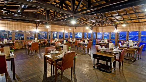 KORUMAR HOTEL DELUXE Restaurants